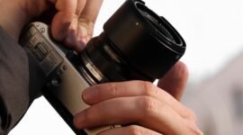 Cara Mengatasi Lensa Kamera Mirrorless yang Berjamur. (Pixabay.com/den4ik_production)