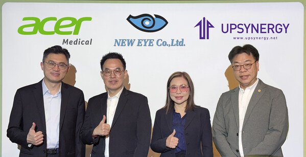 From left to right: Acer Medical Chairman and CEO Allen Lien; Neweye CEO MR. SOMYOT PONGSANGIAM; Neweye Vice President MRS. SURATTANA PONGSANGIAM; and Univision Taiwan General Manager Bryan Chiu.
