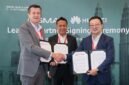 Malaysian Communications and Multimedia Commission Chief Corporate and International Officer En Syahrilazli Mahammad(middle) witnessing the exchanging of documents between Head of APAC, GSMA Julian Gorman(left) and Jason Tao, Vice President of ICT Marketing & Solution Sales Dept, Huawei Asia Pacific(right).